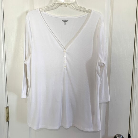 Old Navy Rib Knit Henley Top Slim Fit Button ¾ Sleeve White Size Petite XXL - Picture 3 of 5